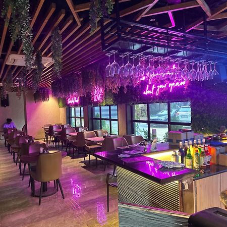 Hotel Merakee - Near Dahisar Mira Road Mumbai Bagian luar foto