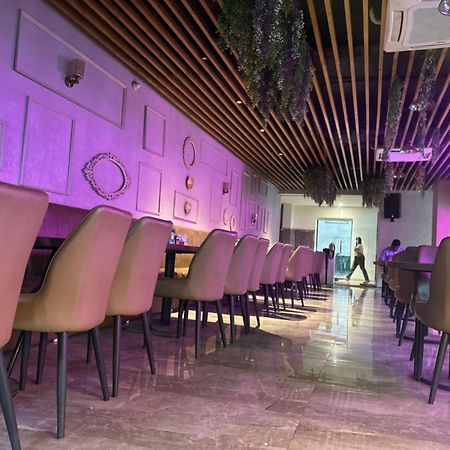 Hotel Merakee - Near Dahisar Mira Road Mumbai Bagian luar foto