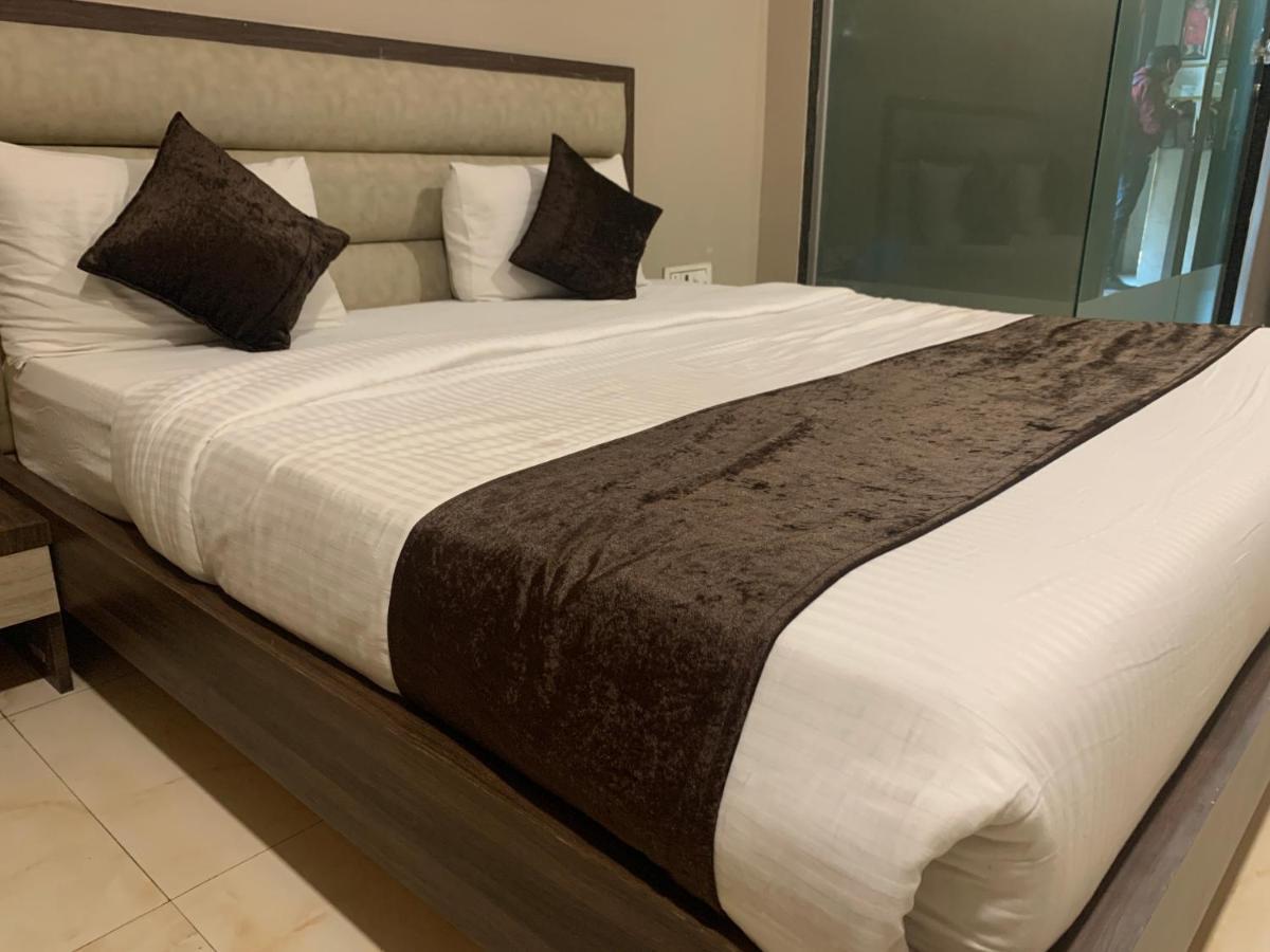 Hotel Merakee - Near Dahisar Mira Road Mumbai Bagian luar foto