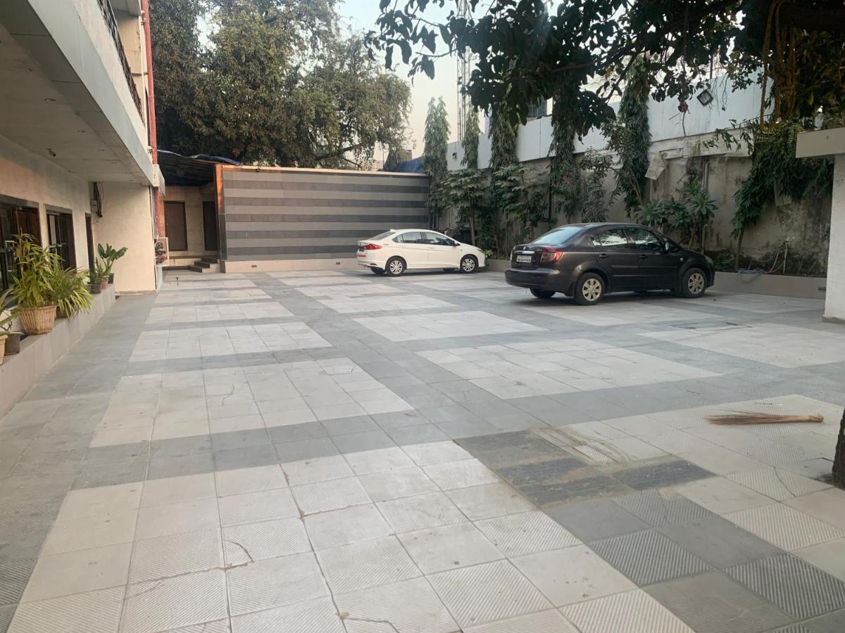 Hotel Merakee - Near Dahisar Mira Road Mumbai Bagian luar foto