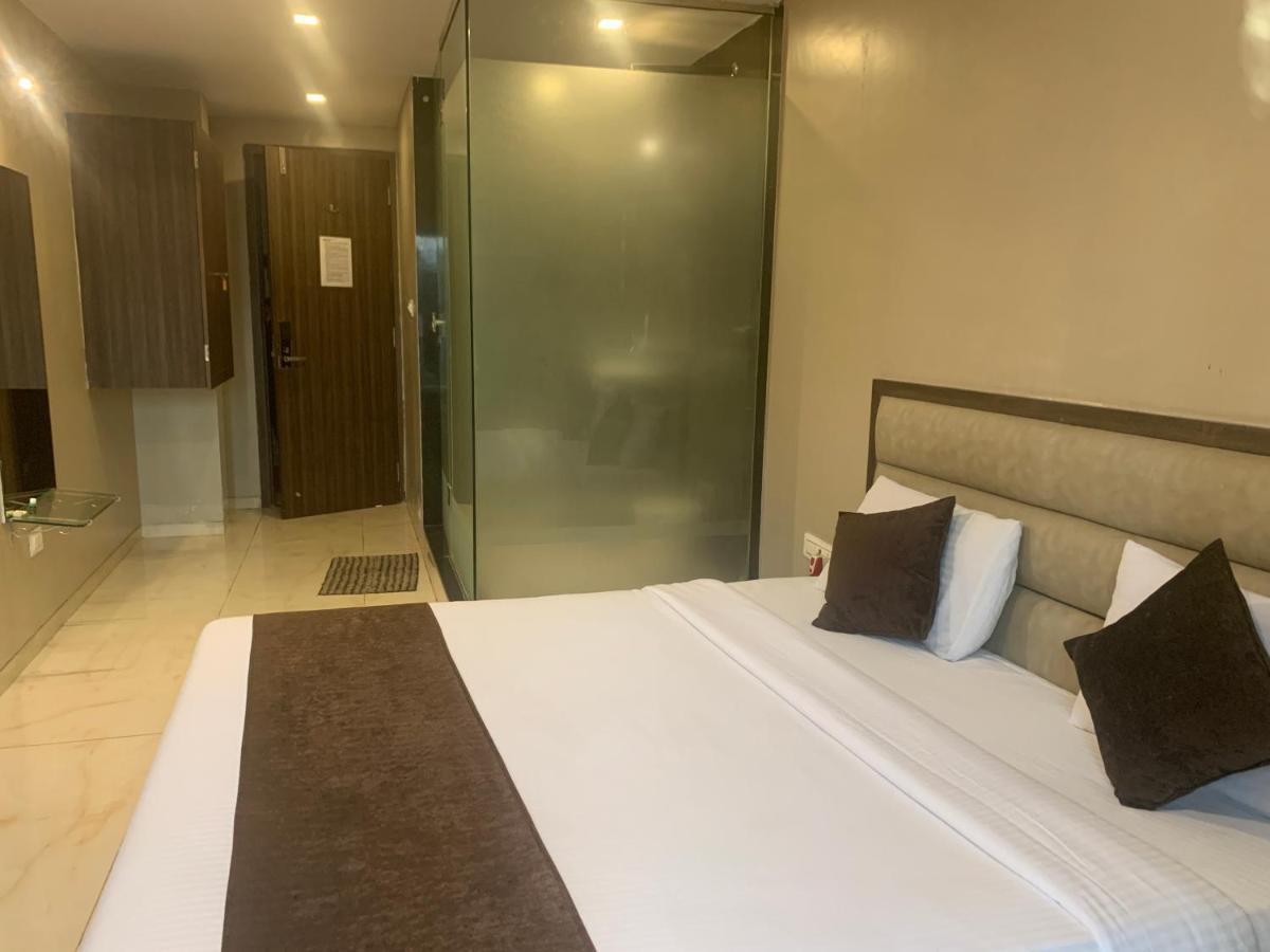 Hotel Merakee - Near Dahisar Mira Road Mumbai Bagian luar foto