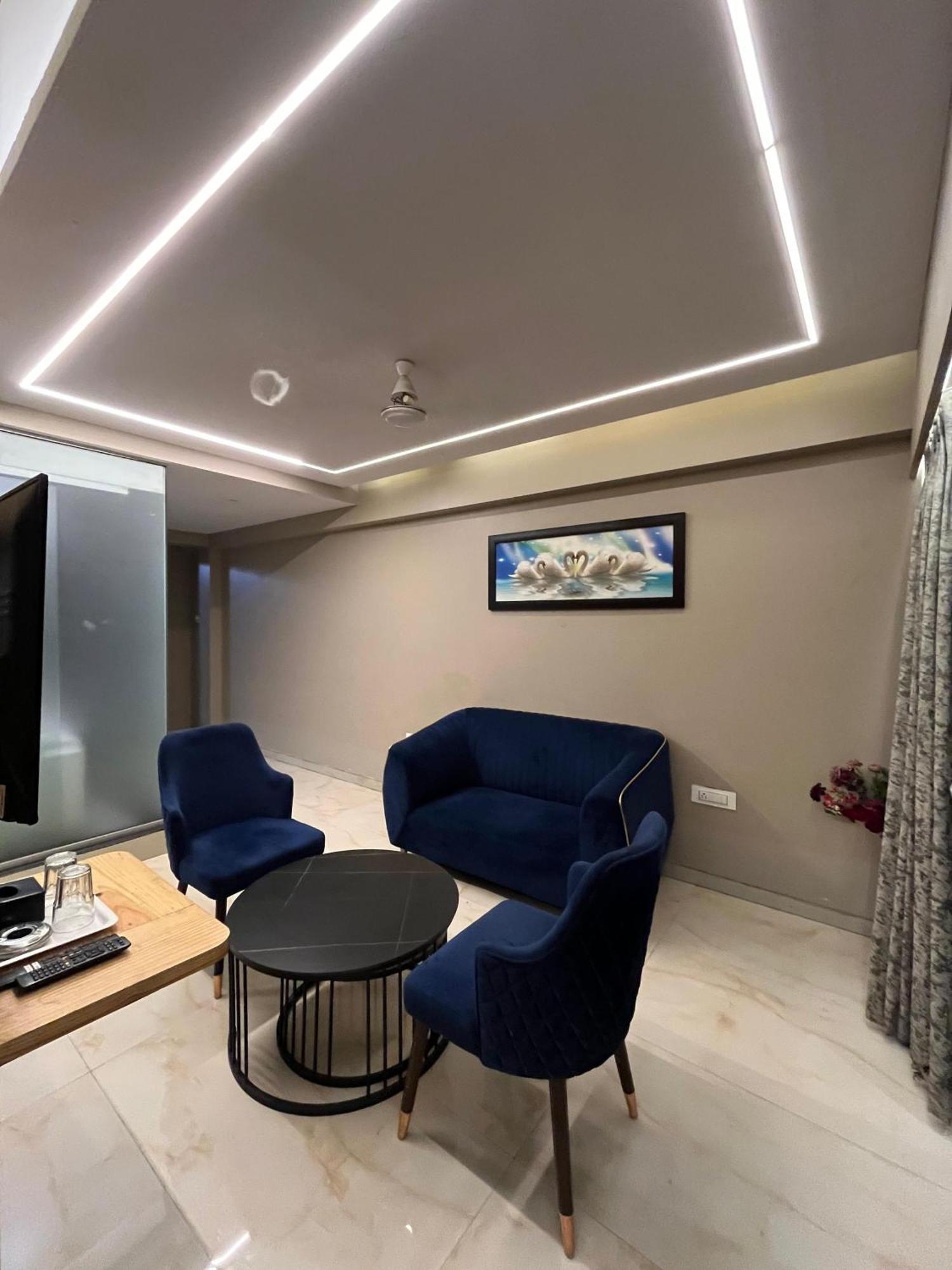 Hotel Merakee - Near Dahisar Mira Road Mumbai Bagian luar foto