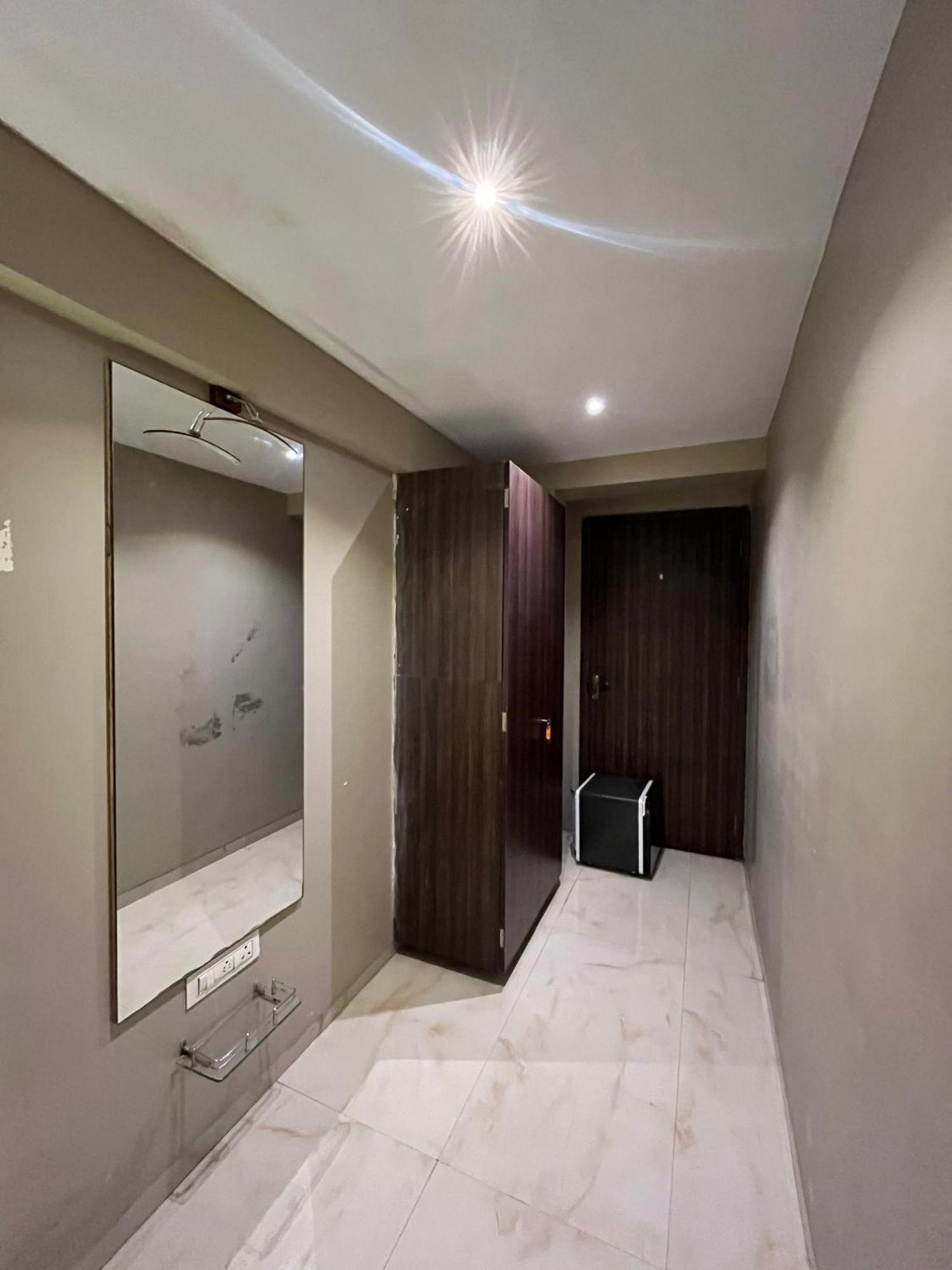 Hotel Merakee - Near Dahisar Mira Road Mumbai Bagian luar foto